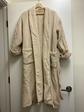 Pottery barn, unisex waffle robe size medium